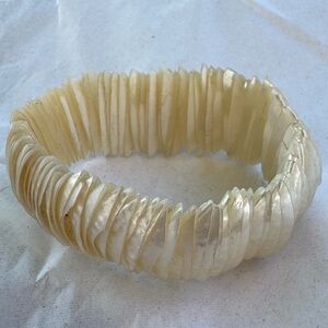 Elegant Cream Shell Bracelet